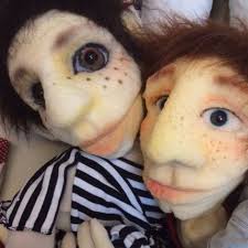 The show is set in a train station and features four original muppets. Figur Og Fanteri Home Facebook