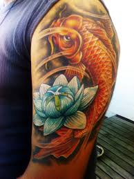 Tattoo pez koi con arreglo flor de loto. 1000 Y Mas De Los Mejores Tatuajes De Pez Koi Dekois 2021