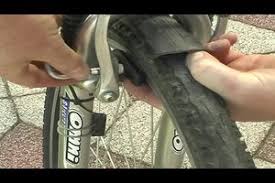 Auch die bremsscheiben besitzen eine definierte verschleißgrenze und. Video Bremsbelag Beim Fahrrad Wechseln So Geht S