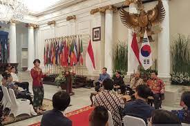 Washington — indonesia ingin terus menggalakkan pembangunan demokrasi di asean dengan keyakinan bahwa keamanan regional akan lebih upaya lain indonesia adalah dengan mendirikan institute for peace and democracy (ipd/lembaga perdamaian dan demokrasi) pada 2009 yang. Menlu Dorong Generasi Millennial Jadi Agen Perdamaian Pembangunan Antara News