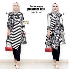 Jenis model baju gamis sendiri sangat bervariasi, baju gamis sifon, gamis motif polos, gamis motif bunga, dan masih banyak model gamis modern terbaru lainnya yang mampu menyulap penampilan wanita muslimah menjadi lebih anggun dan cantik dalam berbagai jenis kesempatan. Batik Tunic Dress Off 67 Medpharmres Com