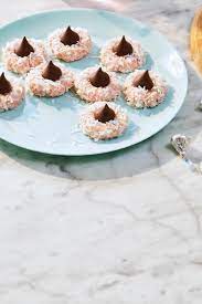 Kisses Coconut Blossoms Recipes Video Recipe Video In 2021 Cookies Recipes Christmas Coconut Recipes Fun Baking Recipes