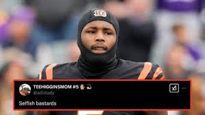 Zack Baun interception sets up A.J. Brown touchdown as Eagles cruise to  24-0 lead. NFLThreads ￼  https://www.nbcsports.com/nfl/profootballtalk/rumor-mill/news/zack-baun-interception-sets-up-a-j-brown-touchdown-as-eagles-cruise-to-24-0-lead