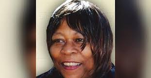 Dominique Stringer's Instagram, Twitter & Facebook