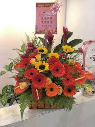Pin By Vince Galgoczi On Szuletesnapi Nevnapi Making A Gift Basket Floral Wreath Floral
