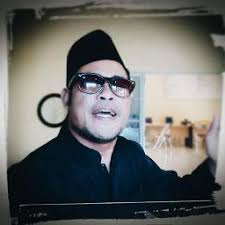 Monoloque performing tiada kata sechantek bahasa, a p. Tiada Kata Secantik Bahasa Lyrics And Music By P Ramlee Arranged By Matt Lanon