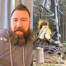 Aaron Bowser's Instagram, Twitter & Facebook