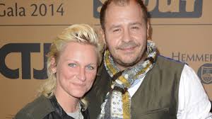 Die genauen todesumstände sind noch nicht bestätigt. Willi Herren Beziehungszoff Auf Offener Strasse