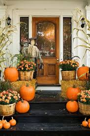 Hay or straw bales, corn stalks, and a few pumpkins are the perfect things to some strategically chosen twigs, a hot glue gun, and a few fall decorations give you the makings for a. 12 Ways To Use Hay Bales For Fall Decor The Southern Holiday Home