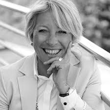 So successful: our confident, goal-oriented RINGANA Fresh Partners Barbara  Zenger at Target Level 8 and Claudia Lackner-Heschl at Target Level 7. They  show us just how much we can achieve with focus