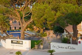 Port Vendres Le Restaurant Le Cedre Dans La Cour Des Grands De La Gastronomie Ouillade Eu