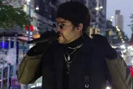 Bad bunny ejerce su derecho al voto en san juan el artista urbano fue identificado por el público en el colegio st. En Un Dia Bad Bunny Rebasa Las 2 Millones De Views En Nuevo Video