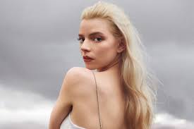 Интервью для «interview» (март 2016 г.) The Essential Blonde Hair Care Guide According To Anya Taylor Joy S Hairstylist Purple Shampoo Hair Masks Styling Essentials Vanity Fair