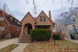 Under 75k Thursday C 1927 Brick Handyman Special In Detroit Mi 59 900 Old House Calling In 2020 Historic Homes For Sale Old Houses Historic Homes