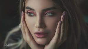 Elissa Roy's Instagram, Twitter & Facebook