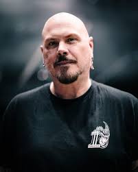 Who's a metal vocalist who is extremely talented but nobody talks about :  r/MetalForTheMasses