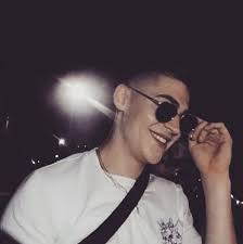 Search results for hero fiennes tiffin. Le T Shirt Porte Par Hero Fiennes Tiffin Sur Le Post Instagram Heroftmexico Spotern