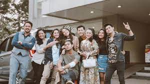July 07, 2021 para pemain senetron lovo story s.c.t.v. Potret Kebersamaan Pemain Love Story The Series
