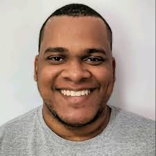 Já ouviu falar no “Chief of Staff”? Não é assistente, nem CEO, mas talvez o  elo mais estratégico entre os dois Nascido nos bastidores da política  americana, esse cargo está dominando o