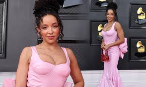Grammys 2022: Tinashe puts on a busty display in a tight-fitting pink PVC  dress | Daily Mail Online