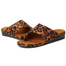 ➨ vite enfilées, les mules pour femme sont aussi pratiques que confortables. Epingle Sur Chaussure Leopard