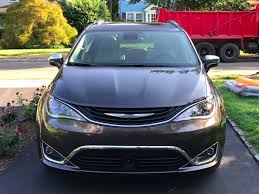 Minivans with best front seating. Honda Odyssey Compared To Toyota Sienna And Chrysler Pacifica