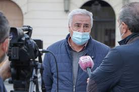 También vamos a monitorizar los límites de pista en la curva 5 y se anularán las vueltas en caso de que los pilotos superen el piano rojo y blanco que hay durante la jornada de hoy se han eliminado un total de 65 tiempos de vuelta por exceder los límites de pista. El Alcalde De Almodovar Llama A La Ciudadania A Salir De Sus Hogares Lo Minimo Imprescindible Miciudadreal Es Diario Digital Ciudadano De La Provincia De Ciudad Real
