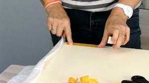 Die knöpfe mit stoffstücken beziehen. Diy Betthaupt Einfach Und Gunstig Selber Machen