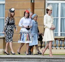 Beatrice wore a floral frock by the vampire's wife and eugenie wore a neutral number by sandro. Princess Beatrice And Eugenie Suffer Another Fashion Fail Daily Mail Online