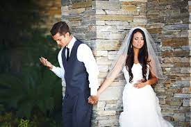 21 Brides And Grooms Praying Together Before Their Weddings Wedding Prayer Wedding Wedding Inspiration