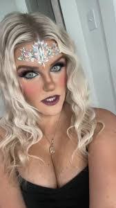 Alyssa Messer's Instagram, Twitter & Facebook