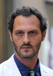 Trama del film commedia cado dalle nubi del 2009 con checco zalone: Fabio Troiano Biografia