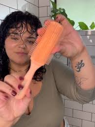 One product. One brush. One epic result. The BOUNCE BACK CURL FOAM has to  be our favourite lightweight volumous hold for finer waves and curls 🤭  www.bosscurlco.com #bosscurlmethod #curlyproducts ...