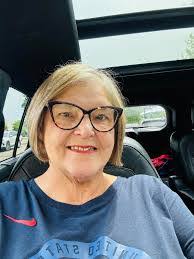 Gayle Akins's Instagram, Twitter & Facebook