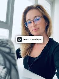 Andrea Burroughs's Instagram, Twitter & Facebook