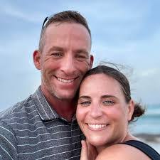 Jason Hefley's Instagram, Twitter & Facebook