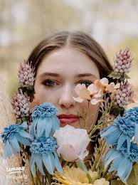 Creative Pose Ideas for Senior Homecoming 2023