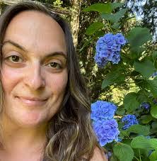 Amanda Chalmers's Instagram, Twitter & Facebook