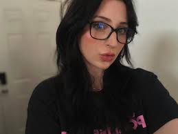 HANNAH RENEE HAWK (@hannahreneew) • Instagram photos and videos