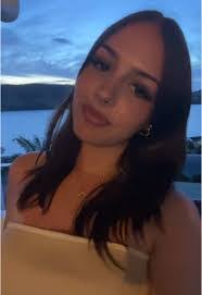 Lily Mitchell's Instagram, Twitter & Facebook