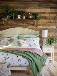 Bathroom mirrors, wall sconces, bathroom lighting… inspired in nature you can have some style at home and beautiful bathrooms. Pin By Tita On Chambre A Coucher Sage Green Bedroom Rose Bedroom Bedroom Green
