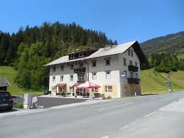 Er soll acht mal auf den wiener geschossen haben, dieser konnte schwer verletzt überleben. Gasthaus Pension Marienhof Wald Im Pinzgau Updated 2021 Prices