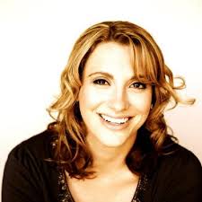 Amanda Allison (@winesnvines)