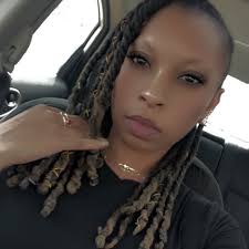 Former teammates Chennedy Carter hit Marina Mabrey and received a flagrant  1 foul 😳