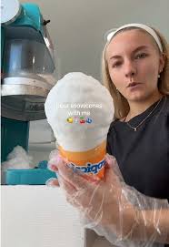 Take Orders at the Tropical Sno Snowcone Shop! 🍧😋