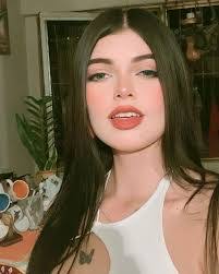 Veronica Chirinos's Instagram, Twitter & Facebook