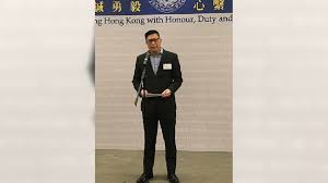 要有效應對這些挑戰及打擊不同罪案，有賴各方的參與。 社會大眾的支持是警務工作的強大後盾。 如果你對本網頁有任何建議，歡迎透過主頁「網站滿意程度調查」的連結向我們提出。 謝謝。 警務處處長 鄧炳強先生. æ¸¯æ–°ä»»è­¦å‹™è™•é•·é„§ç‚³å¼·èµ´äº¬å½™å ±æ¸¯æ²»å®‰ é¦™æ¸¯ åŒ—äº¬ Tvbsæ–°èžç¶²