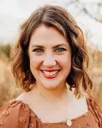 Katie Crabtree's Instagram, Twitter & Facebook