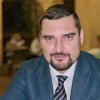 100+ perfiles de «Eugene»