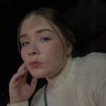 Jeanine Contreras's Instagram, Twitter & Facebook